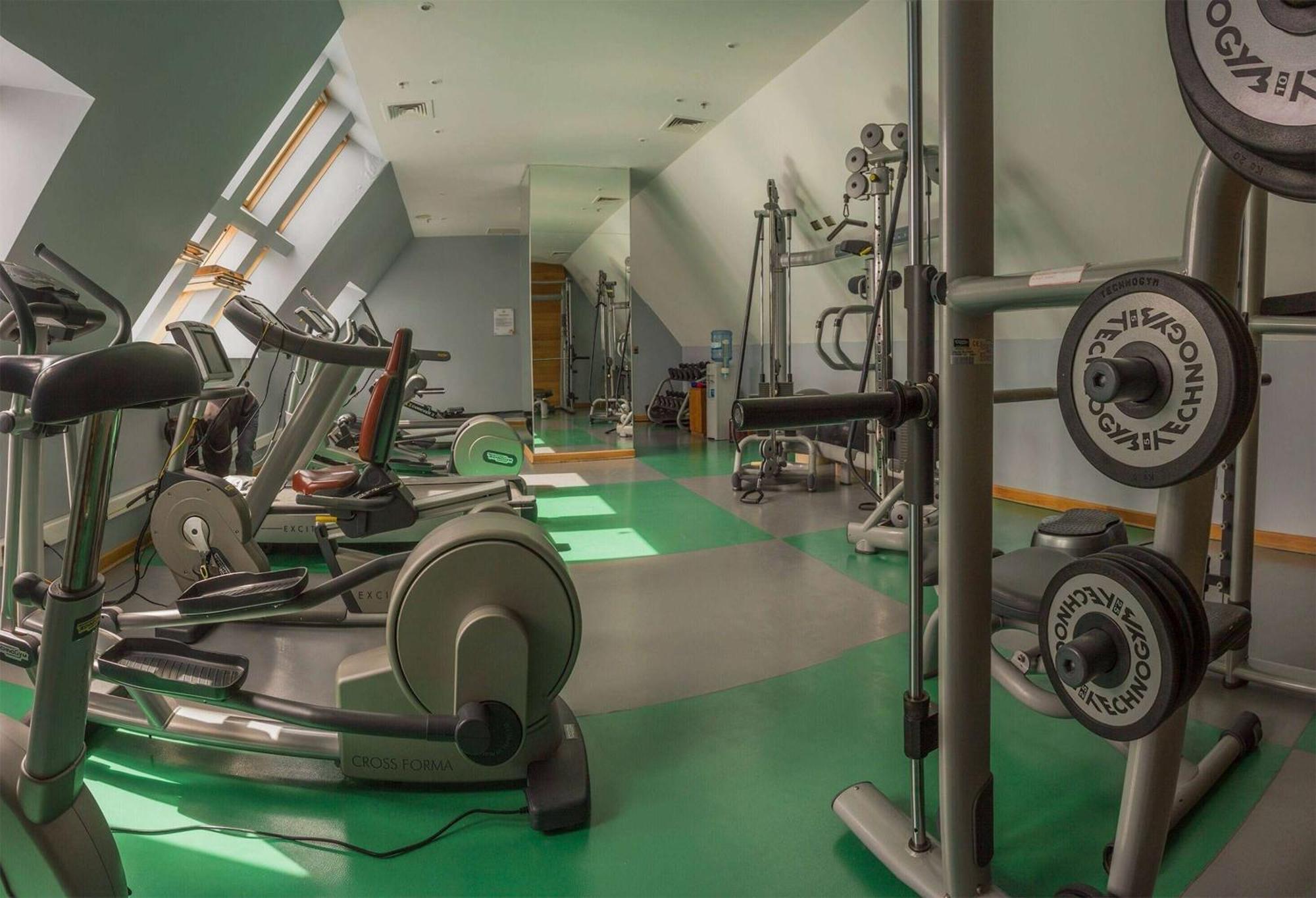 ホテル クンブレス プエルト ヴァラス プエルト・バラス エクステリア 写真 The gym at the University of Roehampton